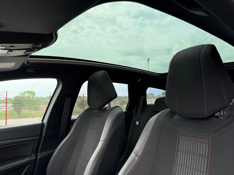 Photo de la voiture PEUGEOT 308 SW 1.2 PureTech 130ch S&S BVM6 GT Line