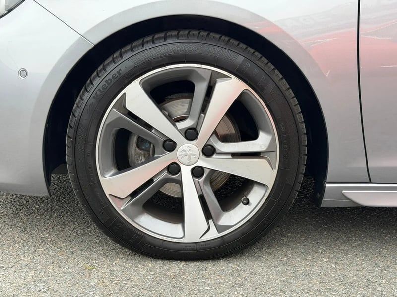 Photo de la voiture PEUGEOT 308 SW 1.2 PureTech 130ch S&S BVM6 GT Line