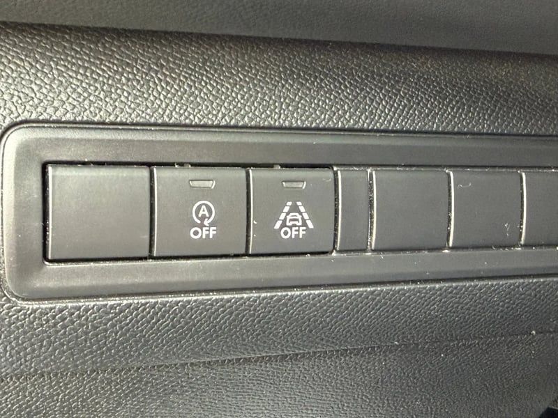 Photo de la voiture PEUGEOT 308 SW 1.2 PureTech 130ch S&S BVM6 GT Line