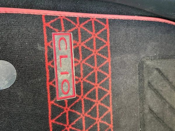 Photo de la voiture RENAULT CLIO IV TCe 90 Energy eco2 Intens