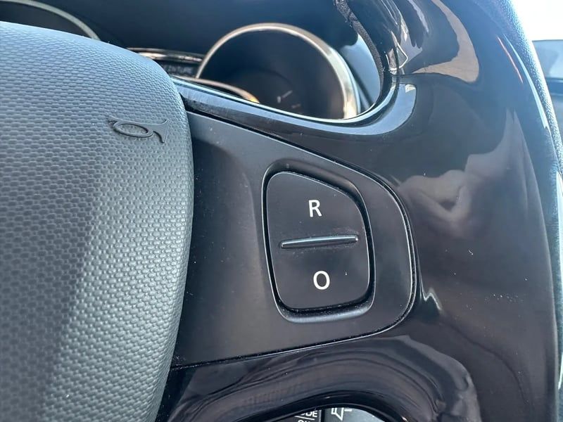 Photo de la voiture RENAULT CLIO IV TCe 90 Energy eco2 Intens