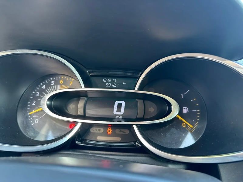 Photo de la voiture RENAULT CLIO IV TCe 90 Energy eco2 Intens