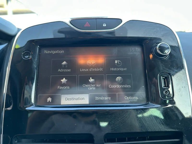 Photo de la voiture RENAULT CLIO IV TCe 90 Energy eco2 Intens