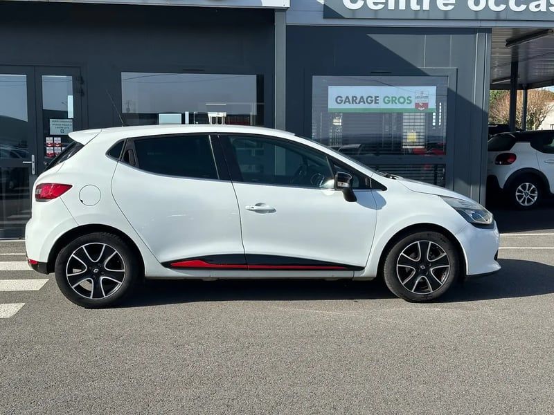 Photo de la voiture RENAULT CLIO IV TCe 90 Energy eco2 Intens