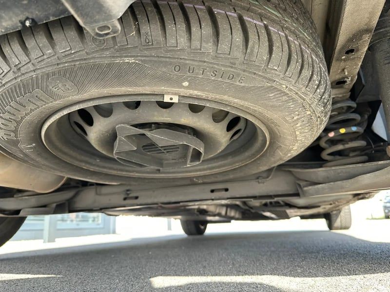 Photo de la voiture RENAULT CLIO IV TCe 90 Energy eco2 Intens