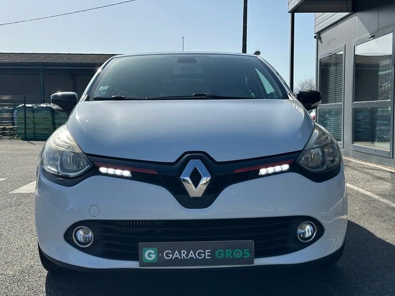 Photo de la voiture RENAULT CLIO IV TCe 90 Energy eco2 Intens
