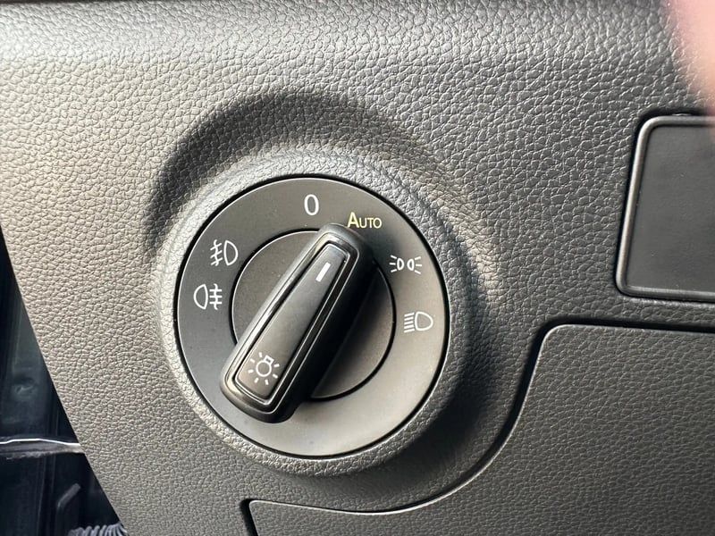 Photo de la voiture SEAT IBIZA 1.0 TSI 110 ch S/S BVM6 Copa