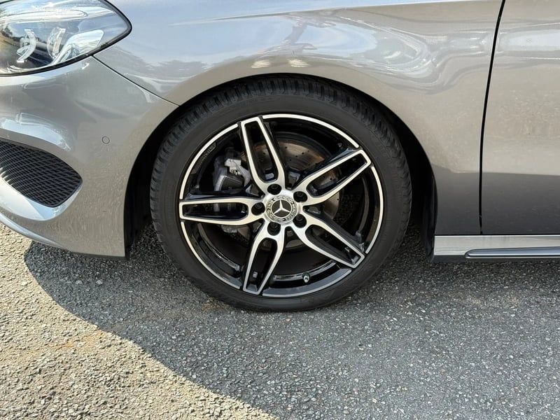Photo de la voiture MERCEDES-BENZ CLASSE B 180 d 7-G DCT Fascination