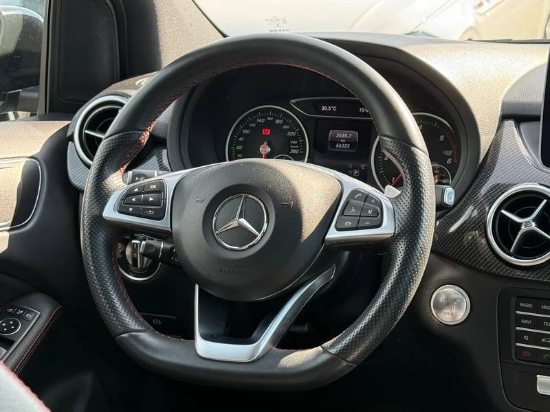 Photo de la voiture MERCEDES-BENZ CLASSE B 180 d 7-G DCT Fascination