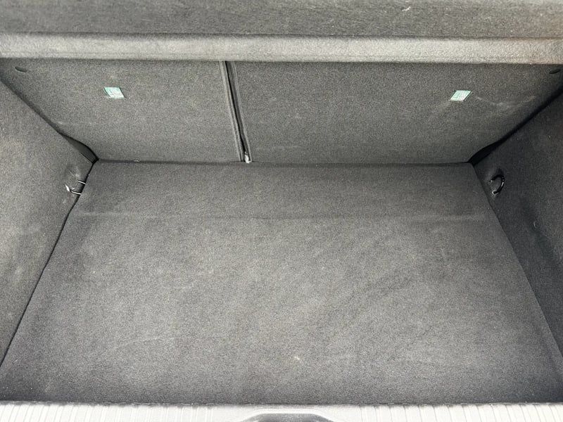 Photo de la voiture RENAULT CLIO V E-Tech full hybrid 145 Equilibre