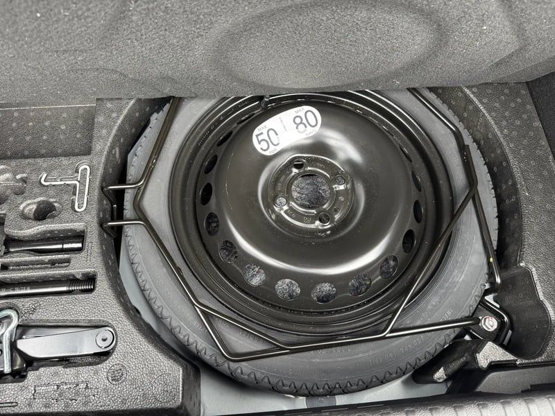 Photo de la voiture RENAULT CLIO V E-Tech full hybrid 145 Equilibre