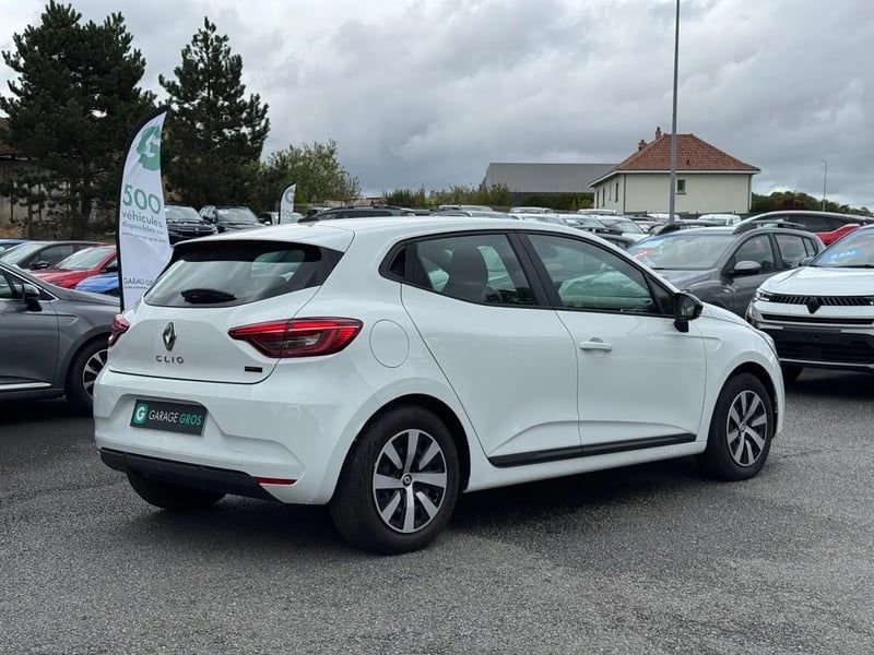 Photo de la voiture RENAULT CLIO V E-Tech full hybrid 145 Equilibre