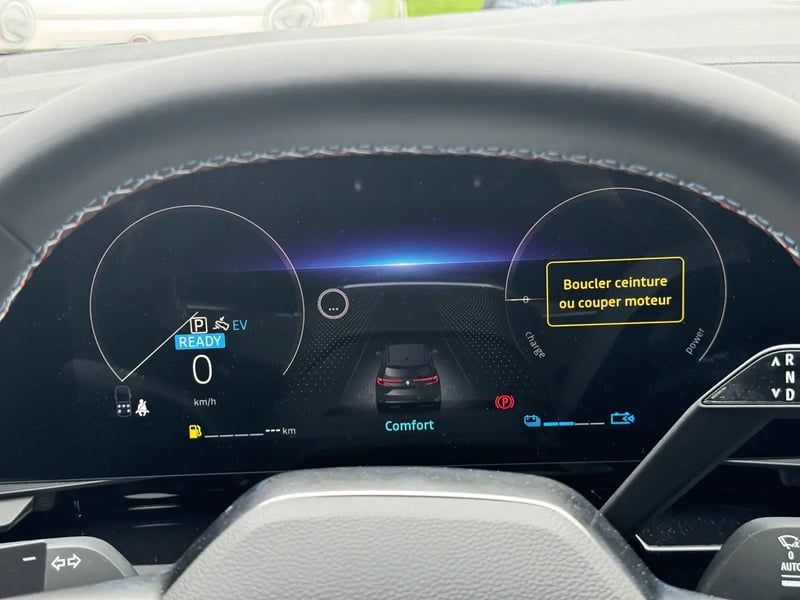 Photo de la voiture RENAULT ESPACE VI E-Tech hybrid 200 esprit Alpine