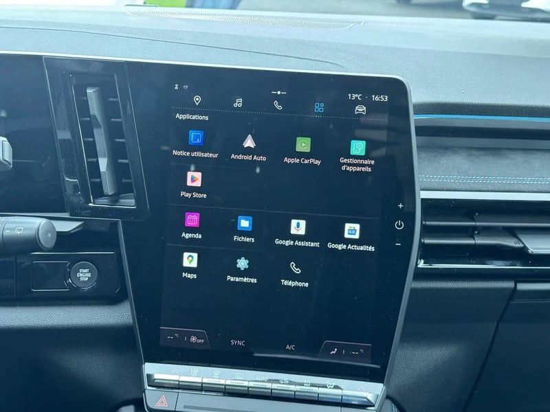 Photo de la voiture RENAULT ESPACE VI E-Tech hybrid 200 esprit Alpine