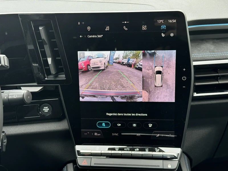 Photo de la voiture RENAULT ESPACE VI E-Tech hybrid 200 esprit Alpine