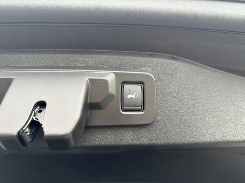 Photo de la voiture RENAULT ESPACE VI E-Tech hybrid 200 esprit Alpine