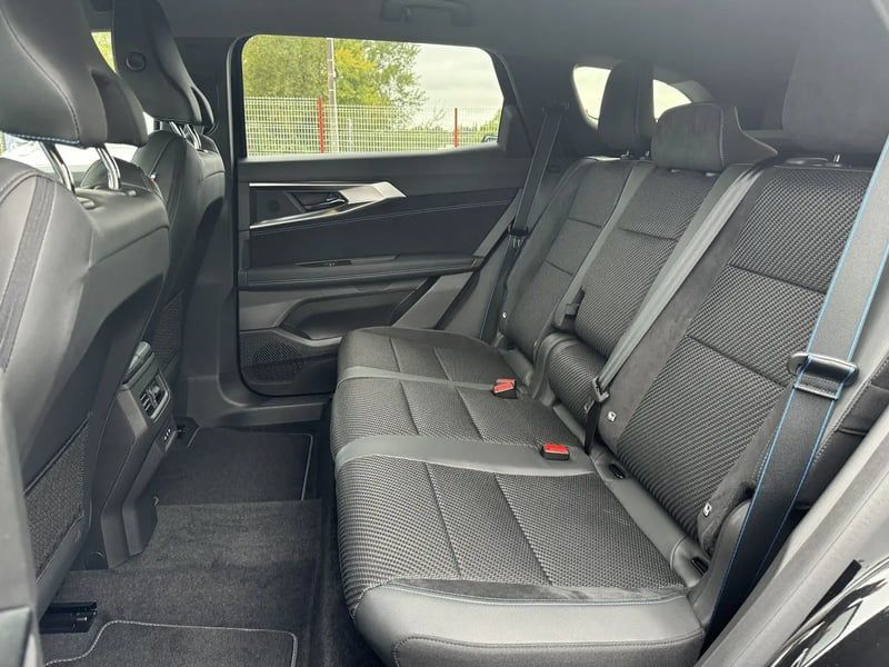 Photo de la voiture RENAULT ESPACE VI E-Tech hybrid 200 esprit Alpine