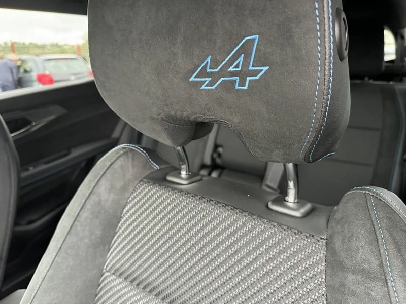 Photo de la voiture RENAULT ESPACE VI E-Tech hybrid 200 esprit Alpine