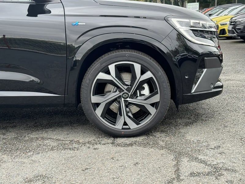 Photo de la voiture RENAULT ESPACE VI E-Tech hybrid 200 esprit Alpine