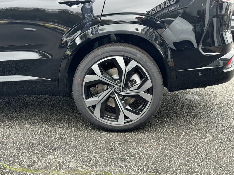 Photo de la voiture RENAULT ESPACE VI E-Tech hybrid 200 esprit Alpine