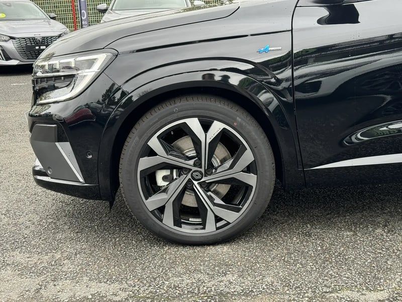 Photo de la voiture RENAULT ESPACE VI E-Tech hybrid 200 esprit Alpine