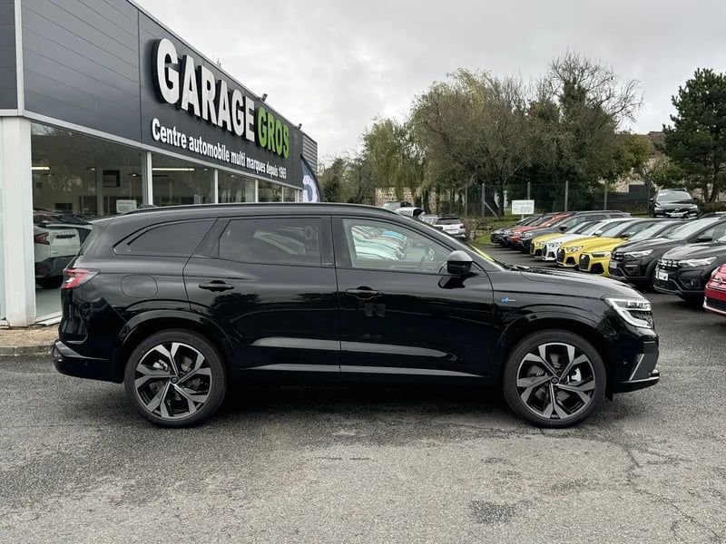 Photo de la voiture RENAULT ESPACE VI E-Tech hybrid 200 esprit Alpine