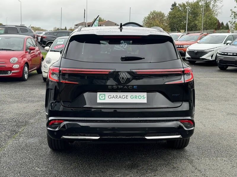 Photo de la voiture RENAULT ESPACE VI E-Tech hybrid 200 esprit Alpine