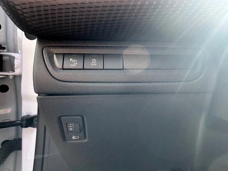 Photo de la voiture PEUGEOT 2008 1.2 PureTech 82ch BVM5 Style