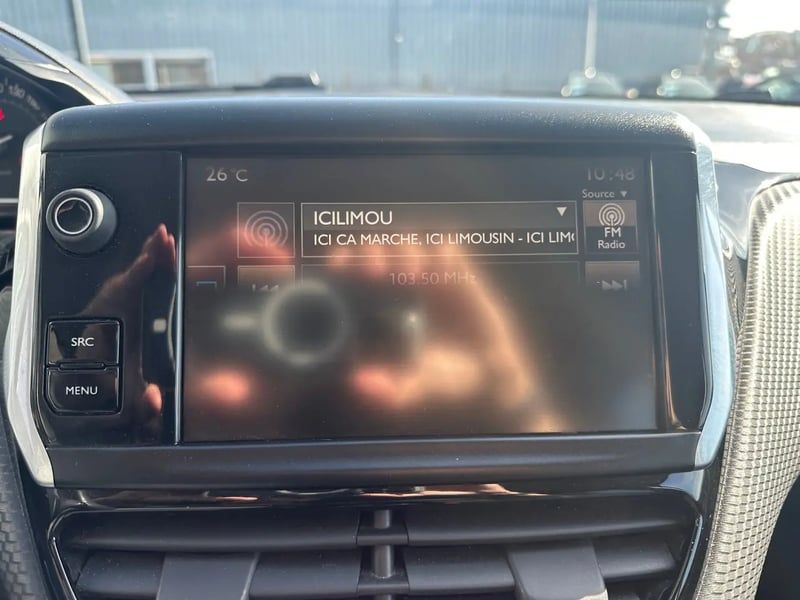 Photo de la voiture PEUGEOT 2008 1.2 PureTech 82ch BVM5 Style