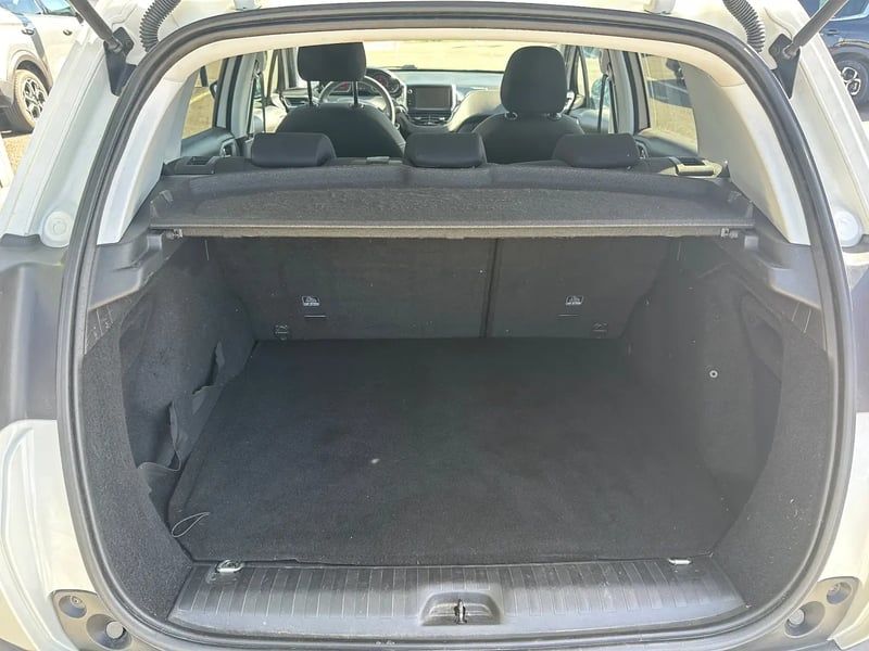 Photo de la voiture PEUGEOT 2008 1.2 PureTech 82ch BVM5 Style