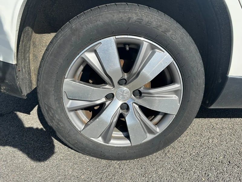 Photo de la voiture PEUGEOT 2008 1.2 PureTech 82ch BVM5 Style