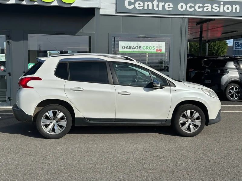 Photo de la voiture PEUGEOT 2008 1.2 PureTech 82ch BVM5 Style
