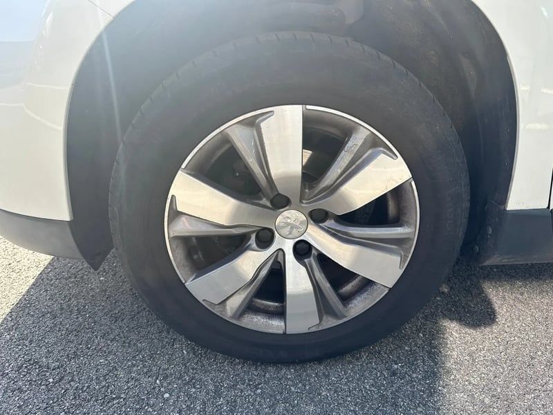 Photo de la voiture PEUGEOT 2008 1.2 PureTech 82ch BVM5 Style