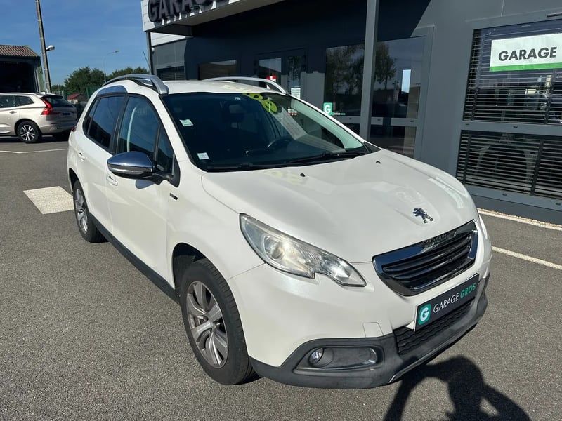 Photo de la voiture PEUGEOT 2008 1.2 PureTech 82ch BVM5 Style