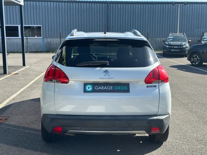 Photo de la voiture PEUGEOT 2008 1.2 PureTech 82ch BVM5 Style