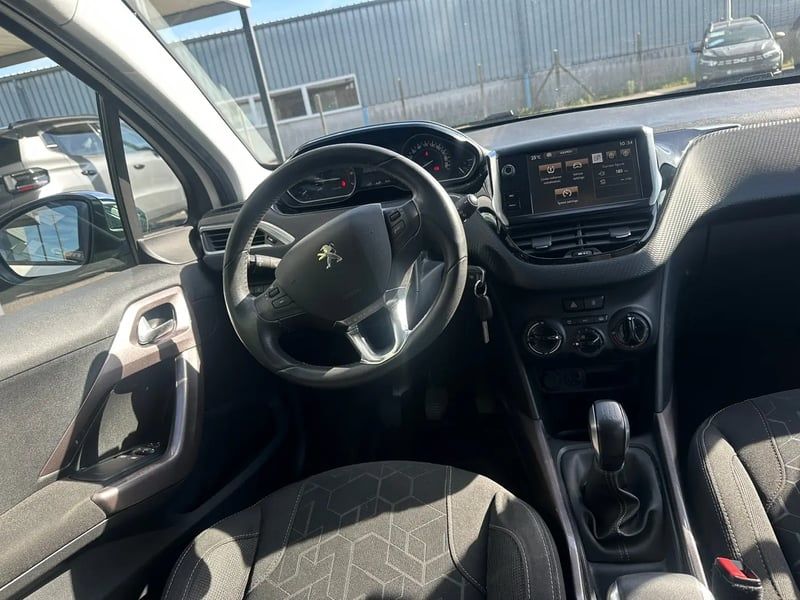 Photo de la voiture PEUGEOT 2008 1.2 PureTech 82ch BVM5 Style
