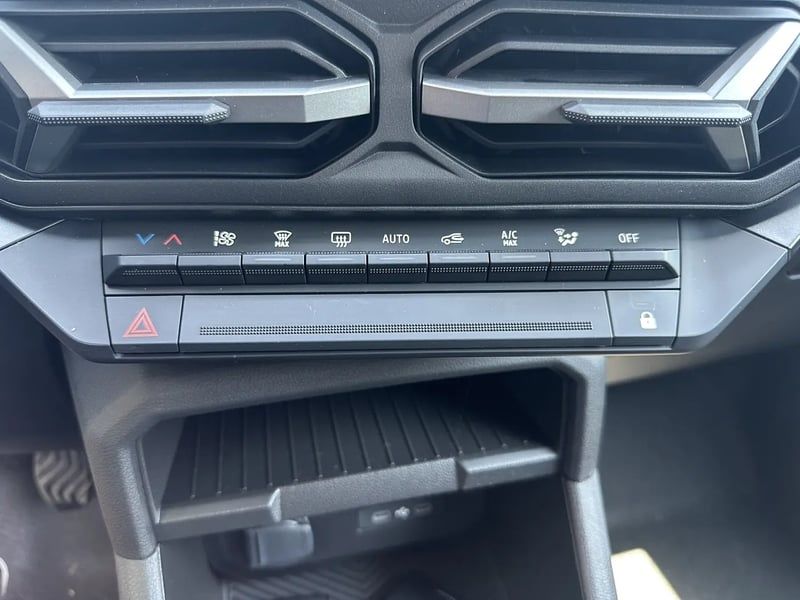 Photo de la voiture DACIA DUSTER Mild Hybrid 130 Journey