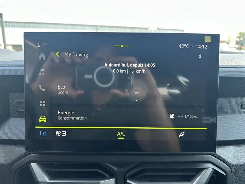 Photo de la voiture DACIA DUSTER Mild Hybrid 130 Journey