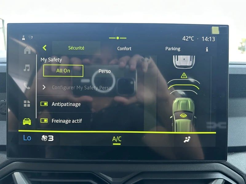 Photo de la voiture DACIA DUSTER Mild Hybrid 130 Journey