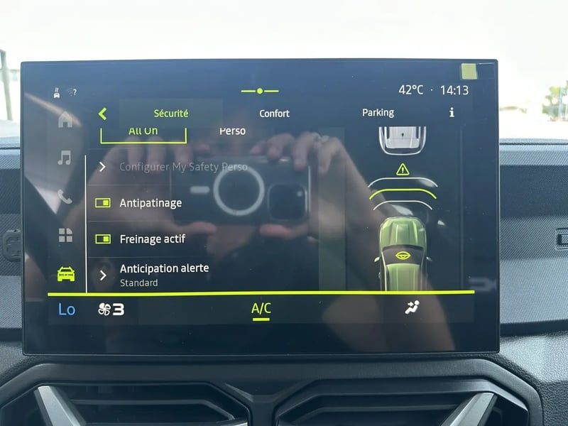 Photo de la voiture DACIA DUSTER Mild Hybrid 130 Journey