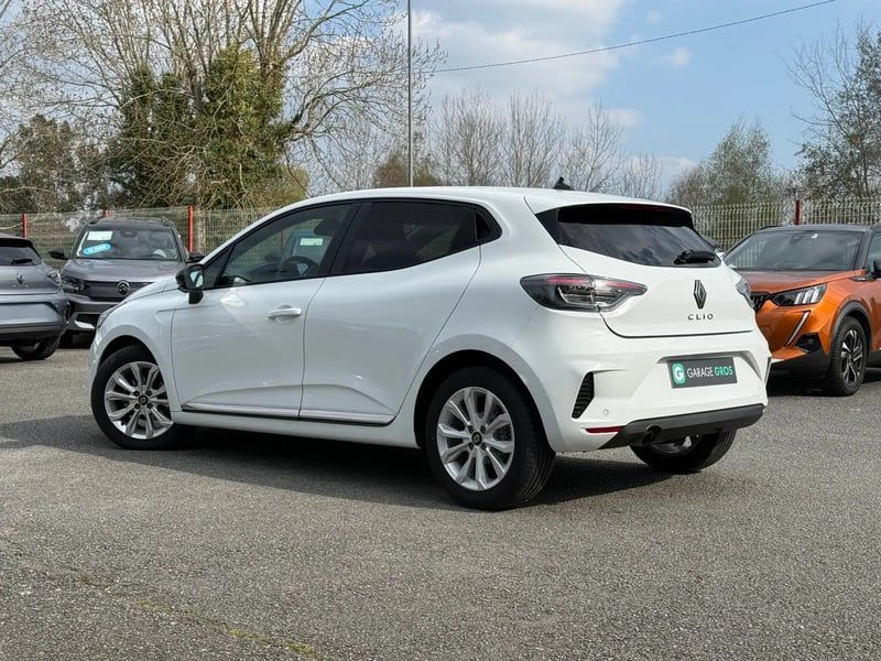 Photo de la voiture RENAULT CLIO V TCe 90 X-Tronic Evolution