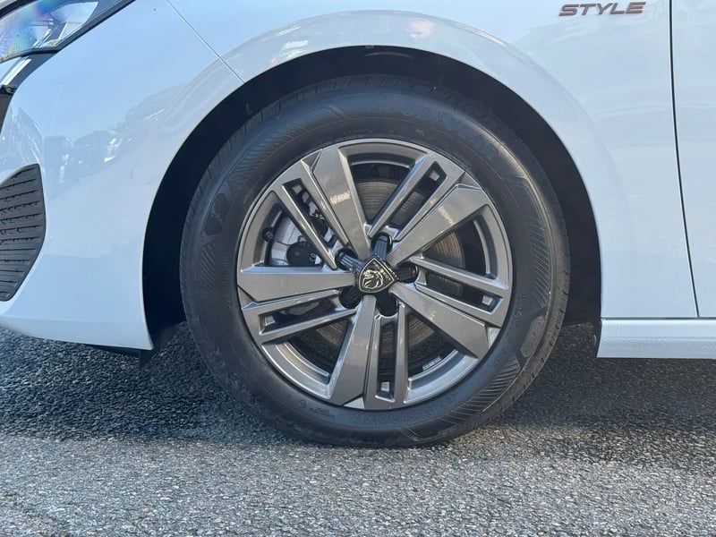 Photo de la voiture PEUGEOT 308 BlueHDi 130ch S&S EAT8 Style