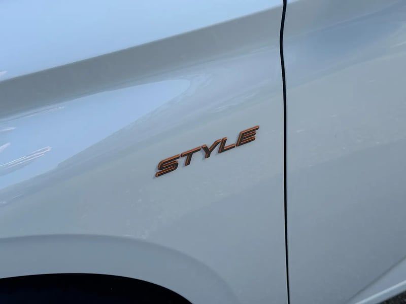 Photo de la voiture PEUGEOT 308 BlueHDi 130ch S&S EAT8 Style