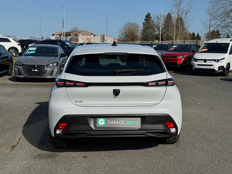 Photo de la voiture PEUGEOT 308 BlueHDi 130ch S&S EAT8 Style