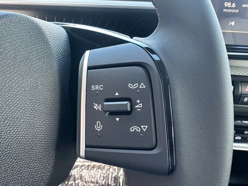 Photo de la voiture CITROEN C3 AIRCROSS Hybride 145 ch Aut Max