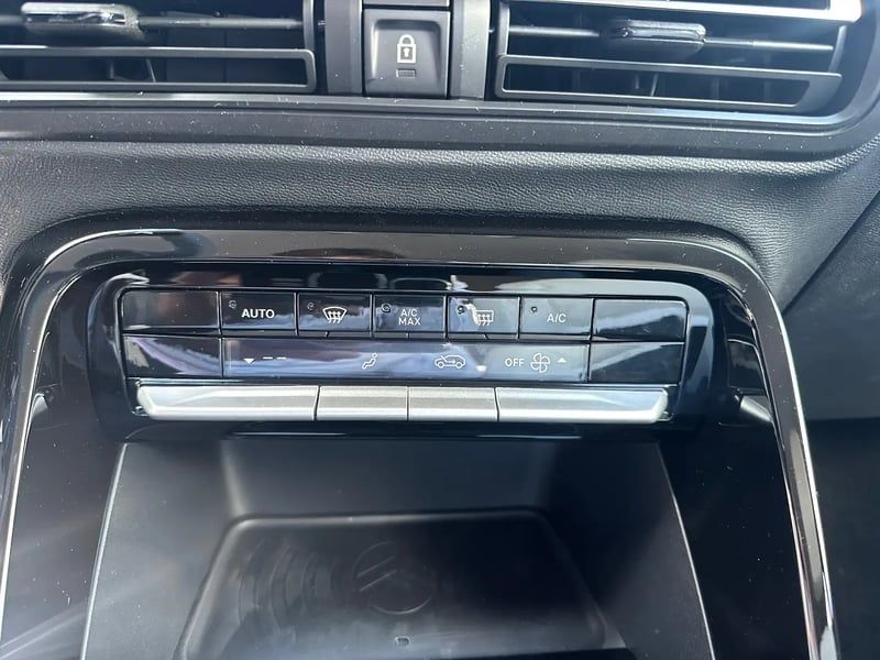 Photo de la voiture CITROEN C3 AIRCROSS Hybride 145 ch Aut Max
