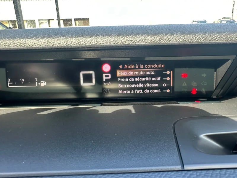 Photo de la voiture CITROEN C3 AIRCROSS Hybride 145 ch Aut Max