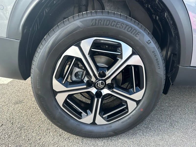 Photo de la voiture CITROEN C3 AIRCROSS Hybride 145 ch Aut Max
