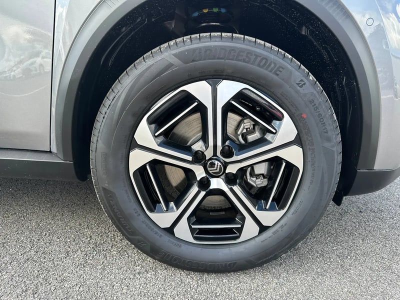 Photo de la voiture CITROEN C3 AIRCROSS Hybride 145 ch Aut Max