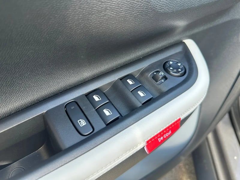 Photo de la voiture CITROEN C3 AIRCROSS Hybride 145 ch Aut Max